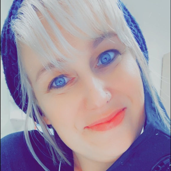 Meet your Posher, Tiffany - Picture 3 of 7